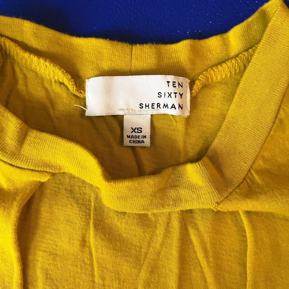 Cutout Tanktop - Picture 2 of 2